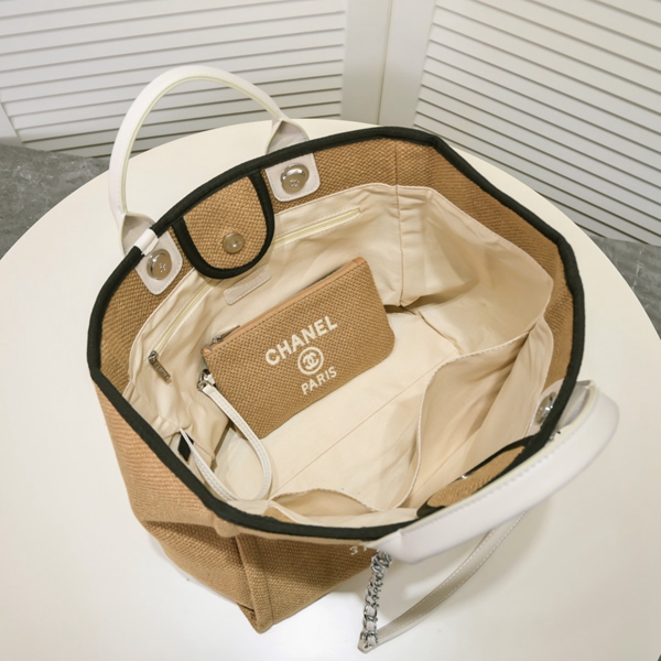 シャネルバッグ着用イメージ